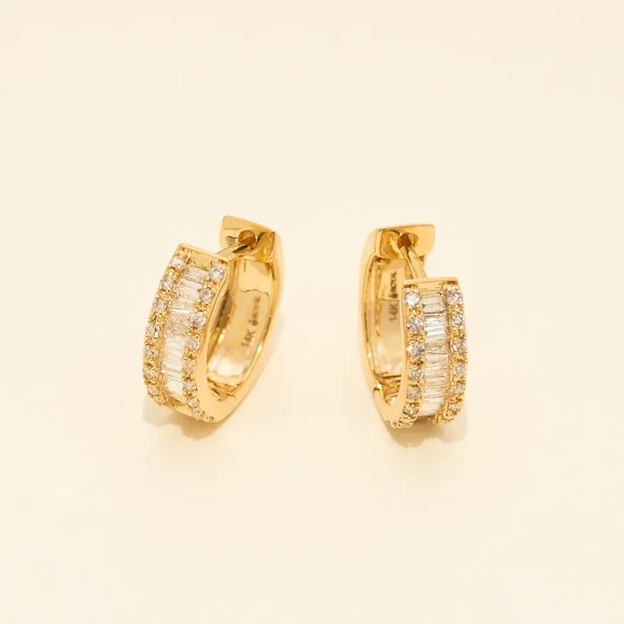 Baguette Diamond Huggie Hoop Earrings in 14kt Yellow Gold (3/8ct tw)