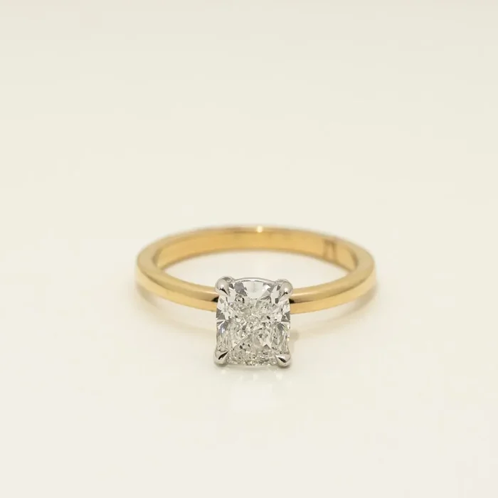 Cushion Cut Diamond Solitaire Engagement Ring in 18kt Yellow Gold (1 1/2ct)