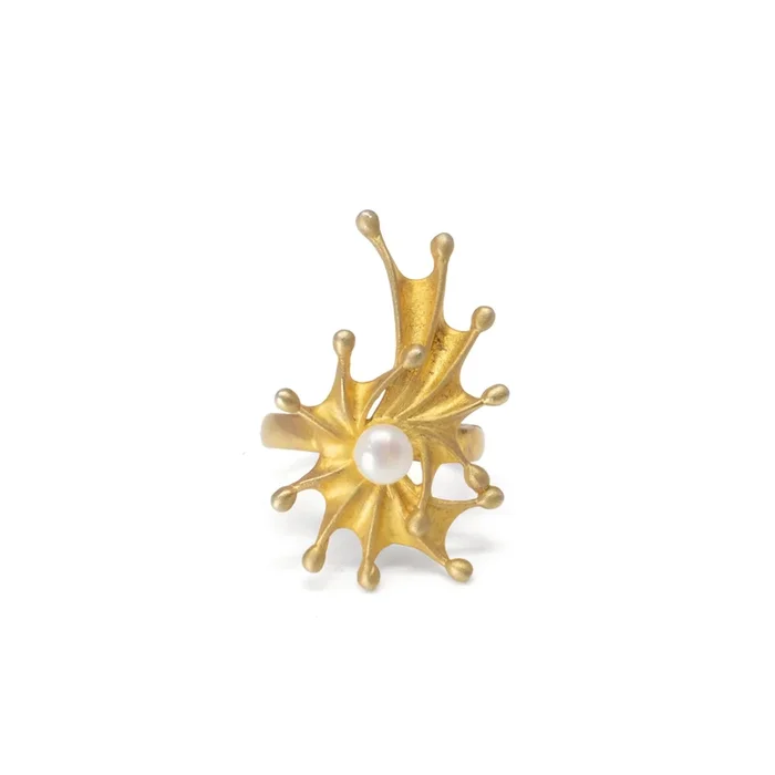 Freshwater Pearl Ring – Ornate Flowing Shell With Pearl Center – Matte Gold Vermeil Szadj
