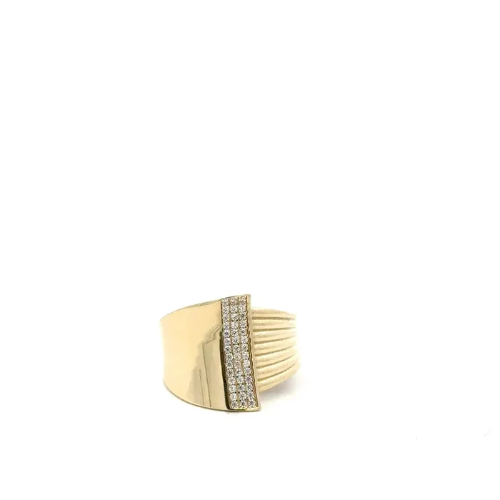 Gold Band Ring with Round Brilliant Cut stones 10k 8”