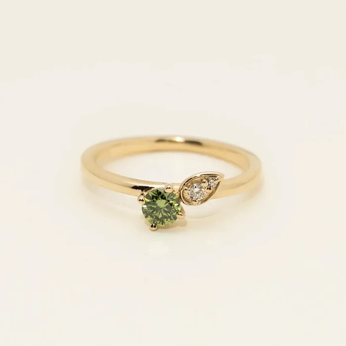 Green Diamond Ring in 14kt Yellow Gold (1/3ct tw)