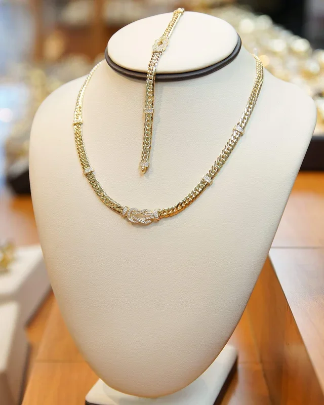 Women’s fashion knot Choker Necklace Set with CZ in 14Kt Gold